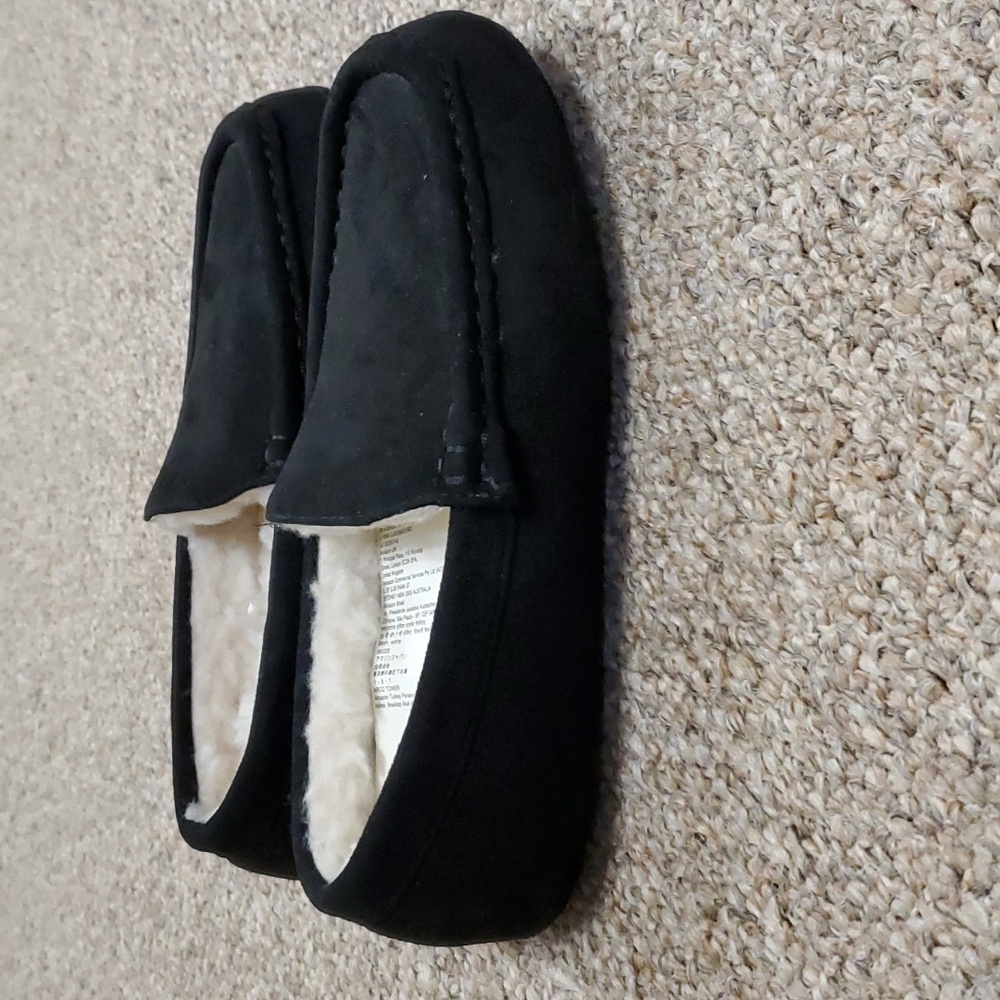 Womens Amazon Essentials Slippers NWT